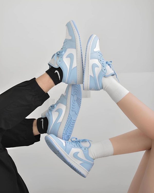 Giày Nike Wmns Air Jordan 1 Low 'Ice Blue' DC0774-141