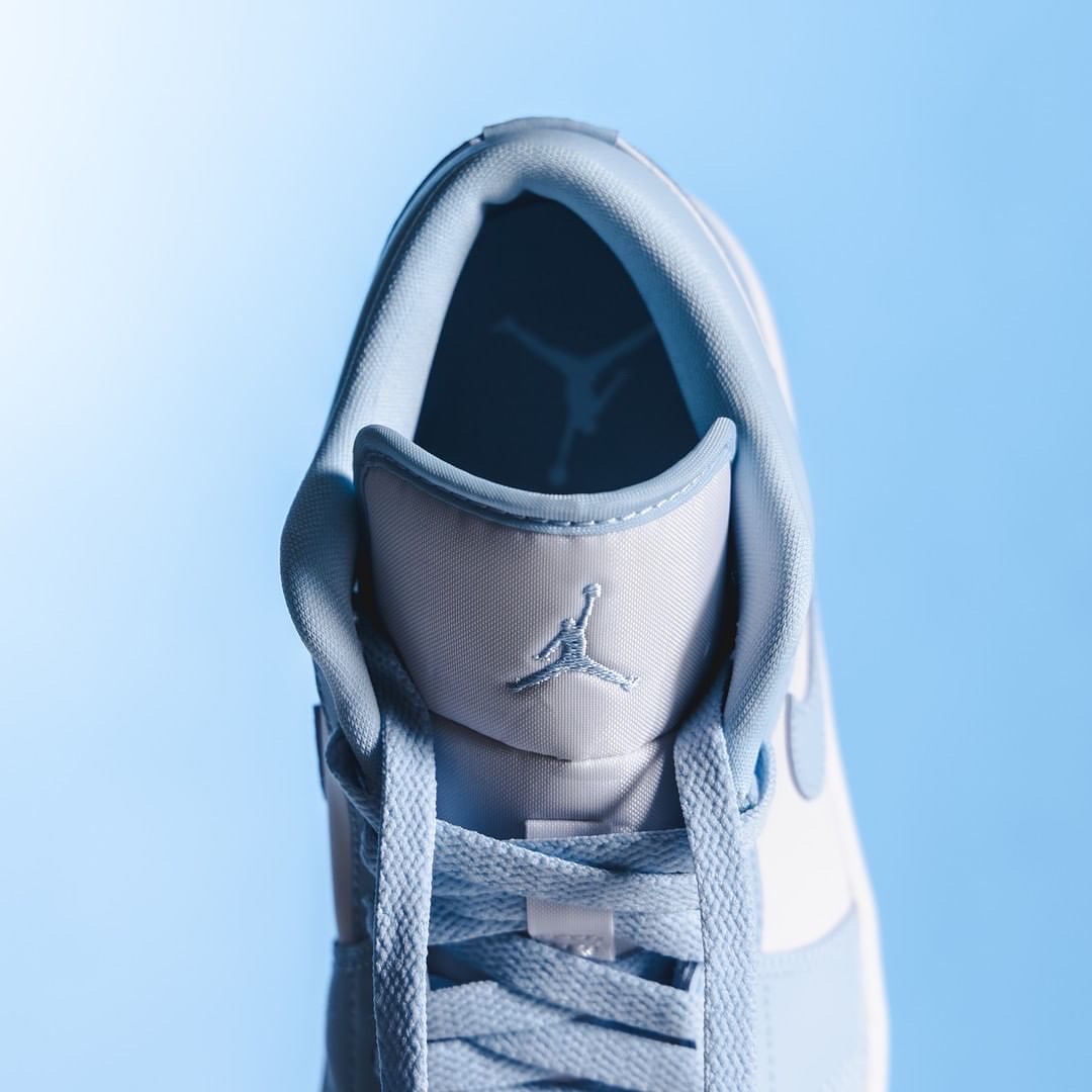 Giày Nike Wmns Air Jordan 1 Low ‘Aluminum’ DC0774-141
