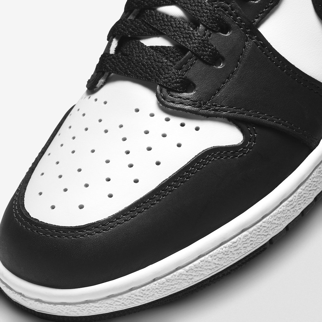 Giày Nike Air Jordan 1 Retro High '85 OG 'Black White' BQ4422-001