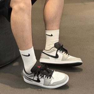 Nike Air Jordan 1 Low ‘Light Smoke Grey’ 553558 030